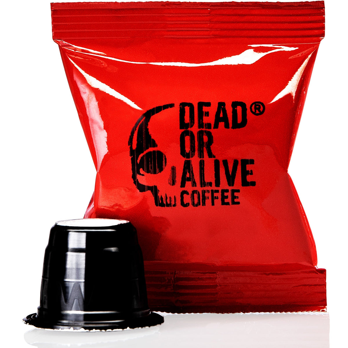 Rote DEAD OR ALIVE COFFEE Kapselpackung mit schwarzer Kaffeekapsel