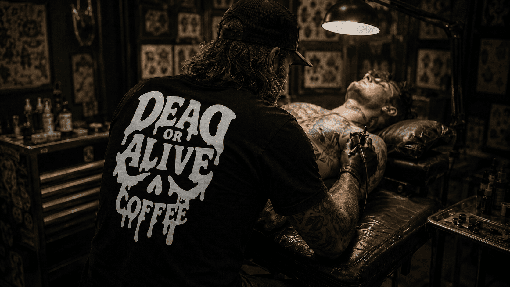 T-SHIRT DEAD OR ALIVE COFFEE MC Skull T-Shirt MC Skull T-Shirt – Dead or Alive Coffee Shirt mit Backprint